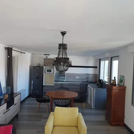 Apartment Renial40 *